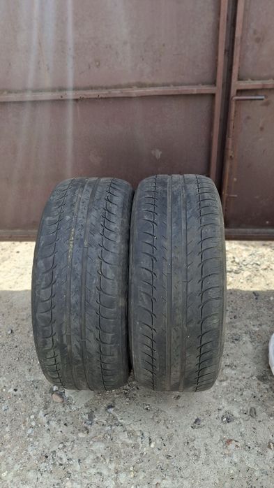 Продам колёса на Camry 55 и 50. Два колеса Для лета  215/55 R17