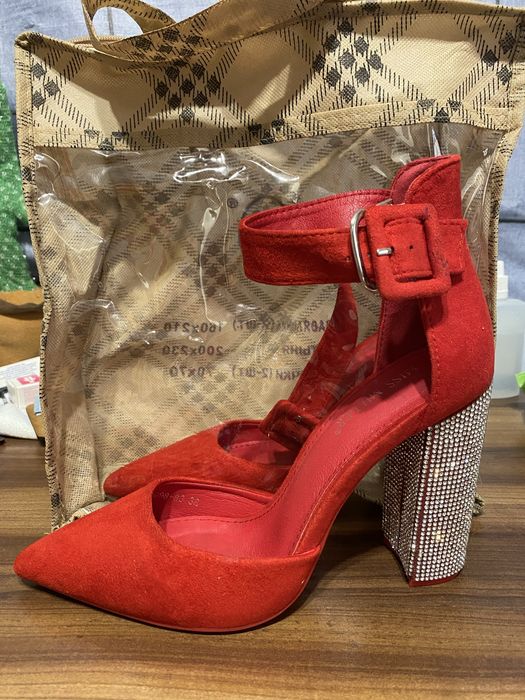 Продам шикарные туфли