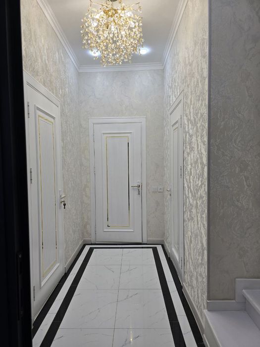 Xonabodda 2 etajli kottej sotiladi.