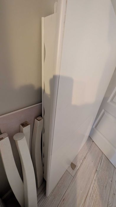 Продавам трапезна маса