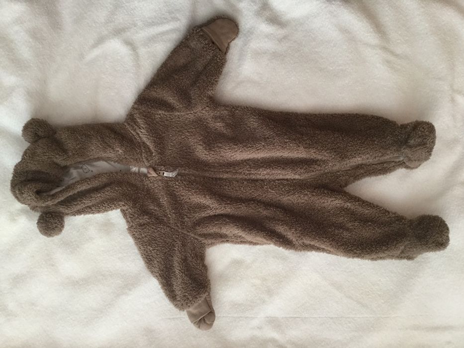 Пухкав гащеризон с ушички H&M