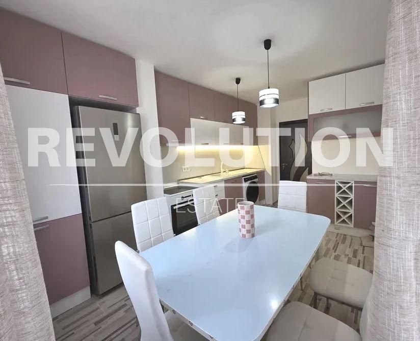 Тристаен апартамент в района на Кйсиева градина!