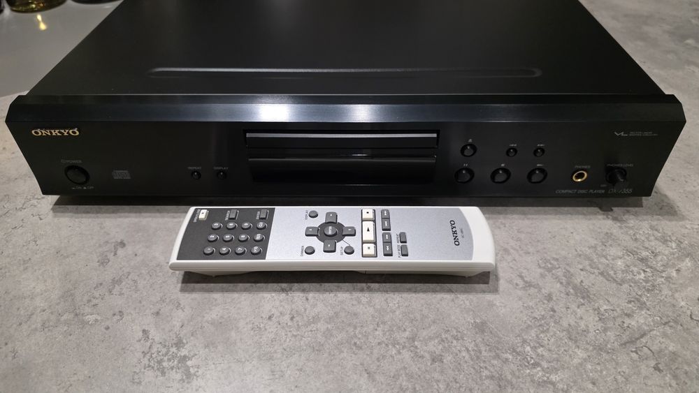 Onkyo DX-7355 – аудиофилски CD плеър, отличен звук и стабилен транспор