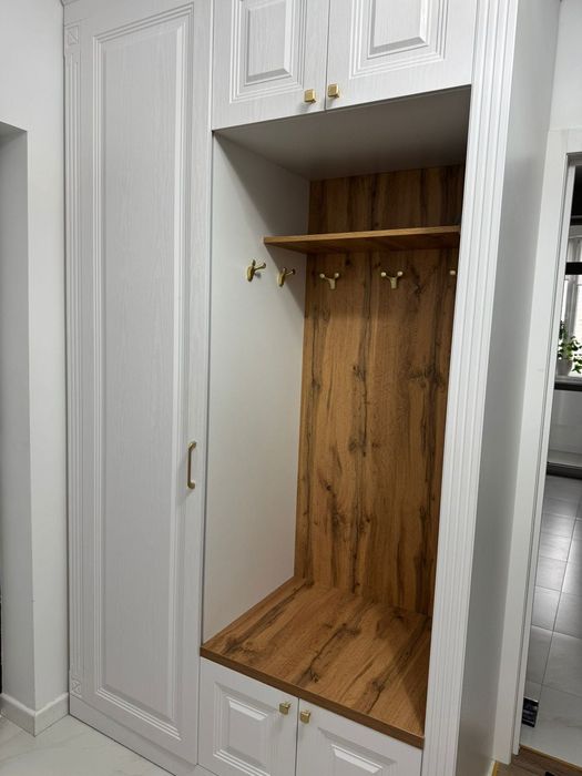 Шкаф + обувница в прихожей