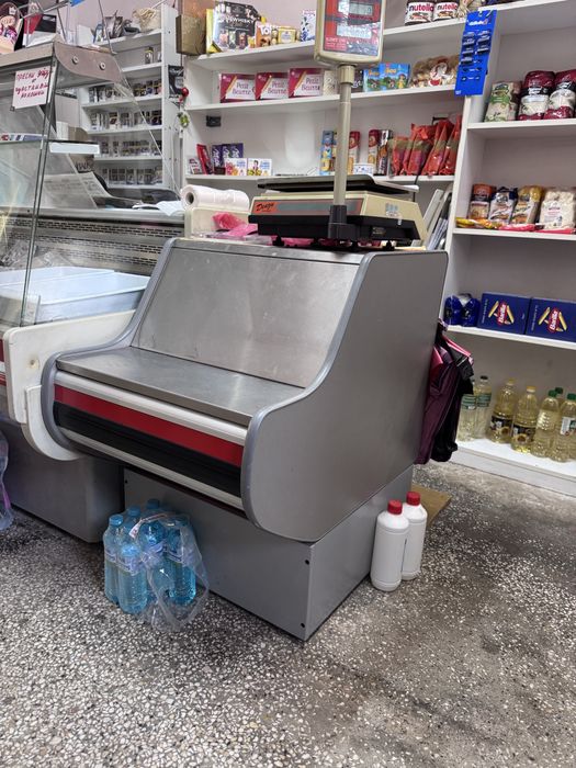 Хладилна Витрина и щанд