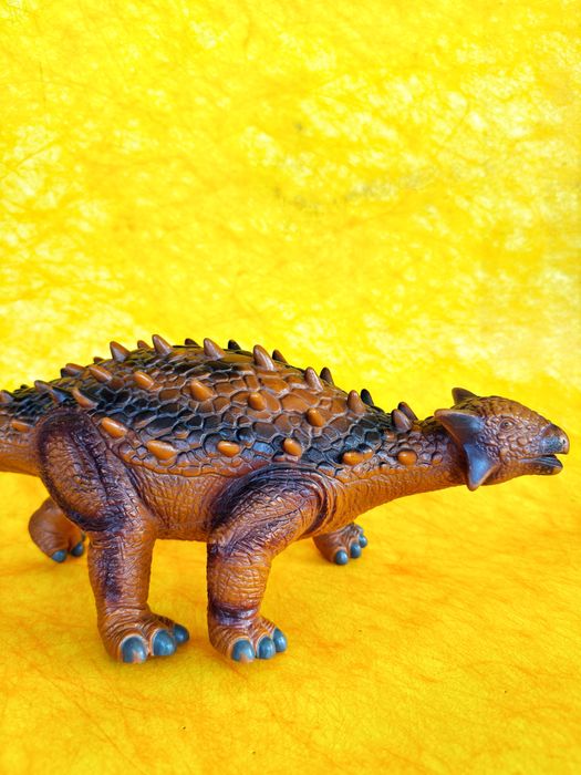 Figurina Saichania donazaur mare 49 cm