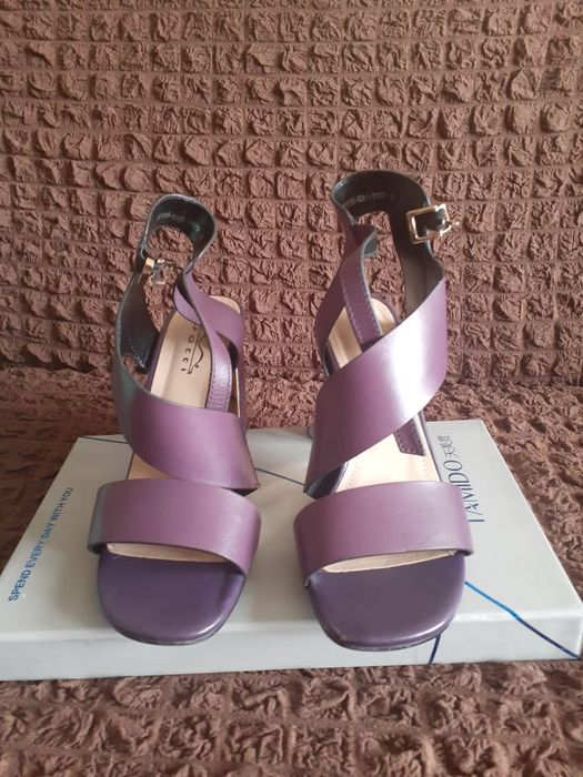 Продам босоножки