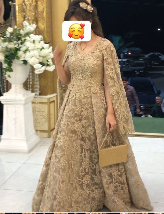 Vecherniy ko’ylak sotiladi 36-38-40 razmerga to’g’ri keladi