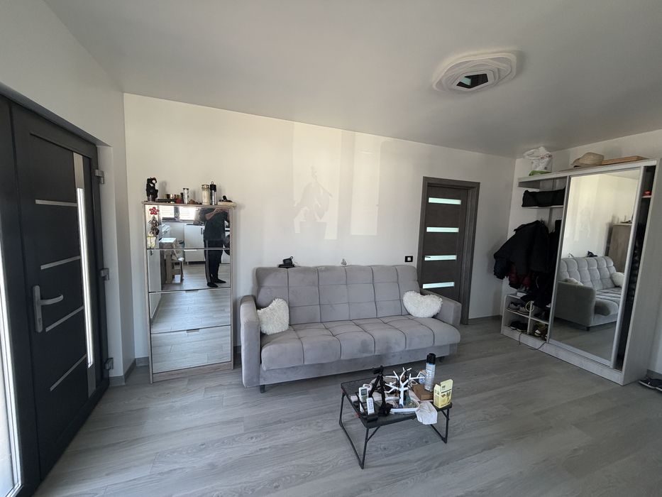 Vand casa la 2 minute de orasul Deva