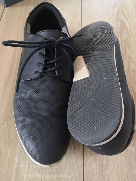 Pantofi mărimea 40