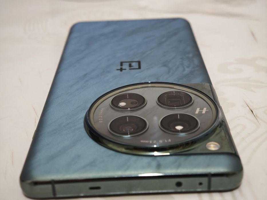OnePlus 12. 16/512