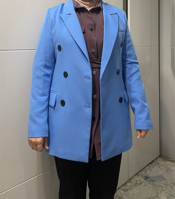 Синий пиджак в идеальном состоянии