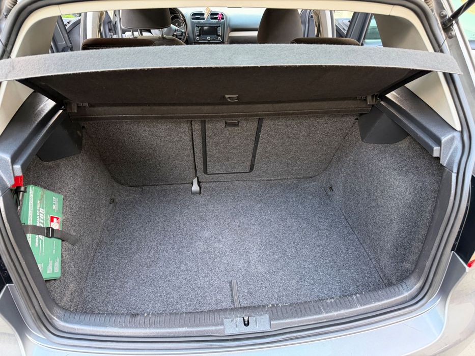 Volkswagen Golf VI 1.2 TSI 105 CP | Navi Touch | Scaune Încălzite | Senzori Față/Spate | 131.667 km