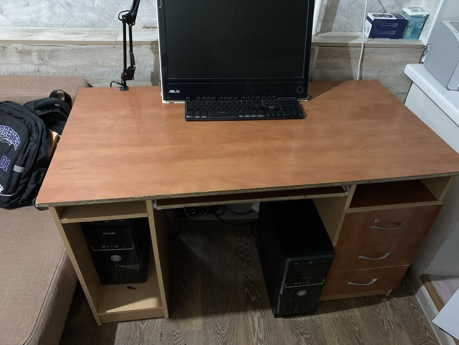 Письменный стол