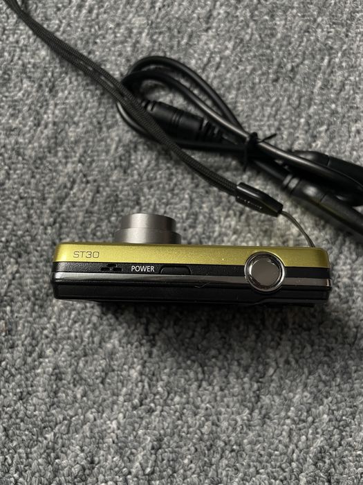 Aparat Foto Digital SAMSUNG ST30 10MP CCD 16GB Point and Shoot Camera
