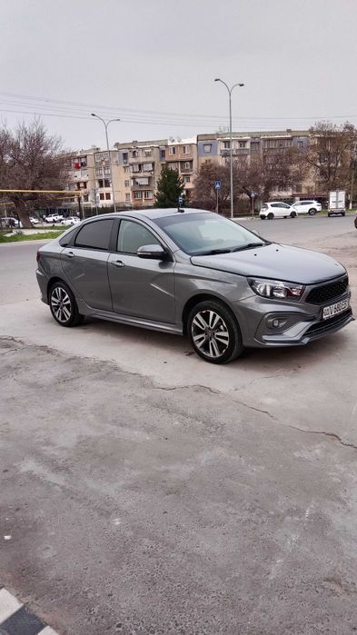 Лада Веста 2019 год.