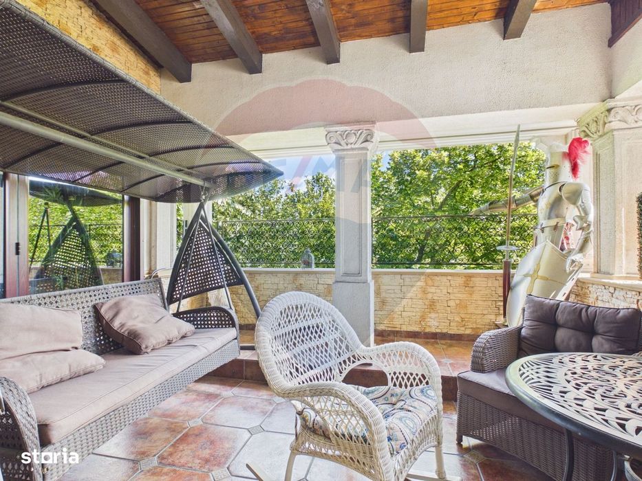 Apartament cu terasă într-o vilă interbelică B-dul Primaverii
