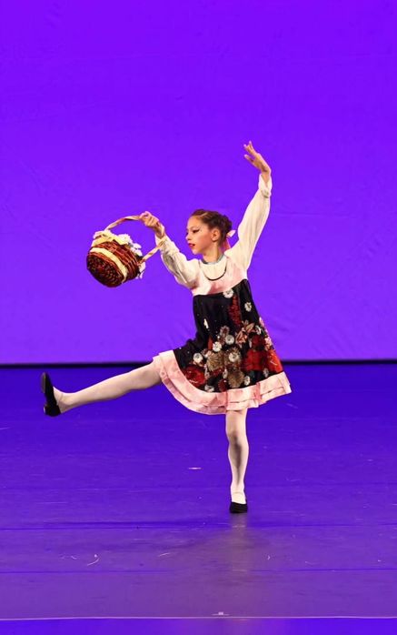 Костюм-рокля за руски танц.