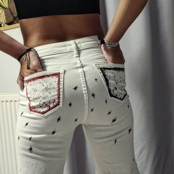 Blugi Pepe Jeans pictați manual