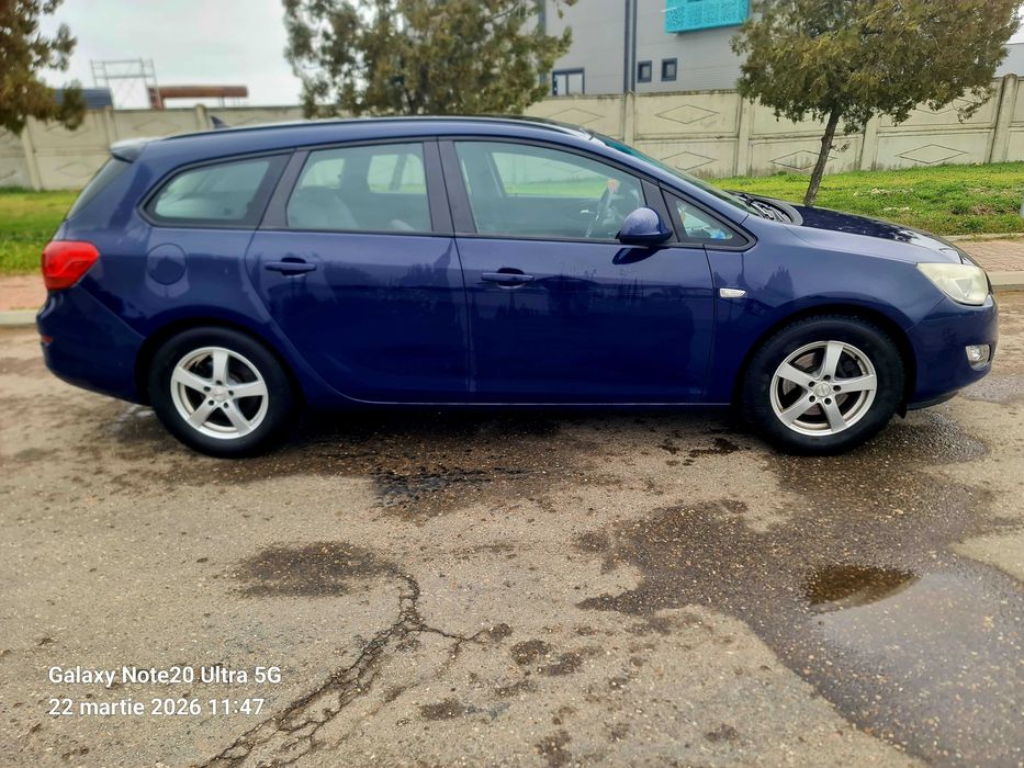 Opel astra j 2011