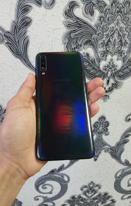 Samsung A70 6/128 gb