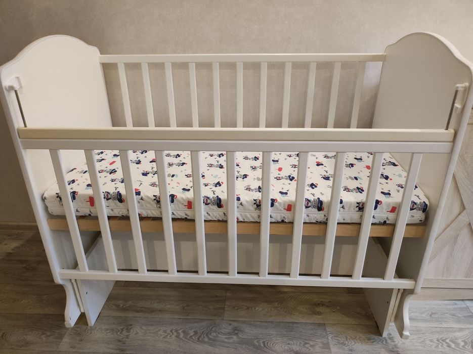 Продам детскую кроватку