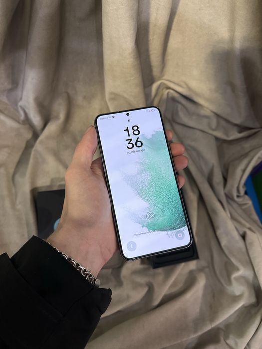 Продам Samsung S22+ 256/8 gb