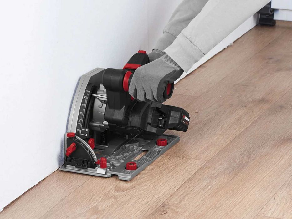 Акумулаторен Циркуляр Parkside Perfomance с Линеал 20V Безчетков