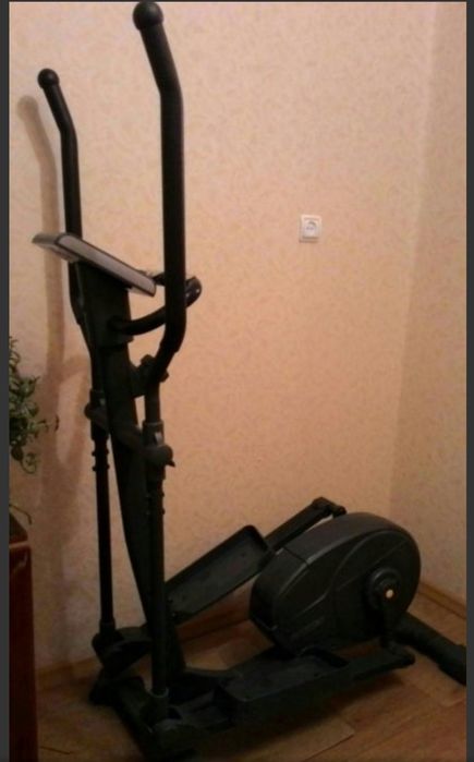 Продам эллиптический тренажёр.