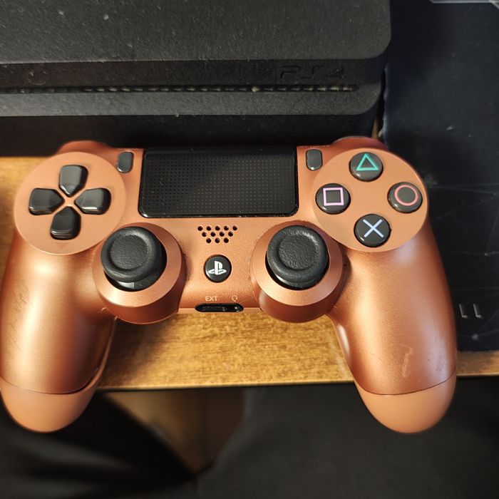 Vând PlayStation 4 512GB | 2 Controller-e | Jocuri | Stare 10/10
