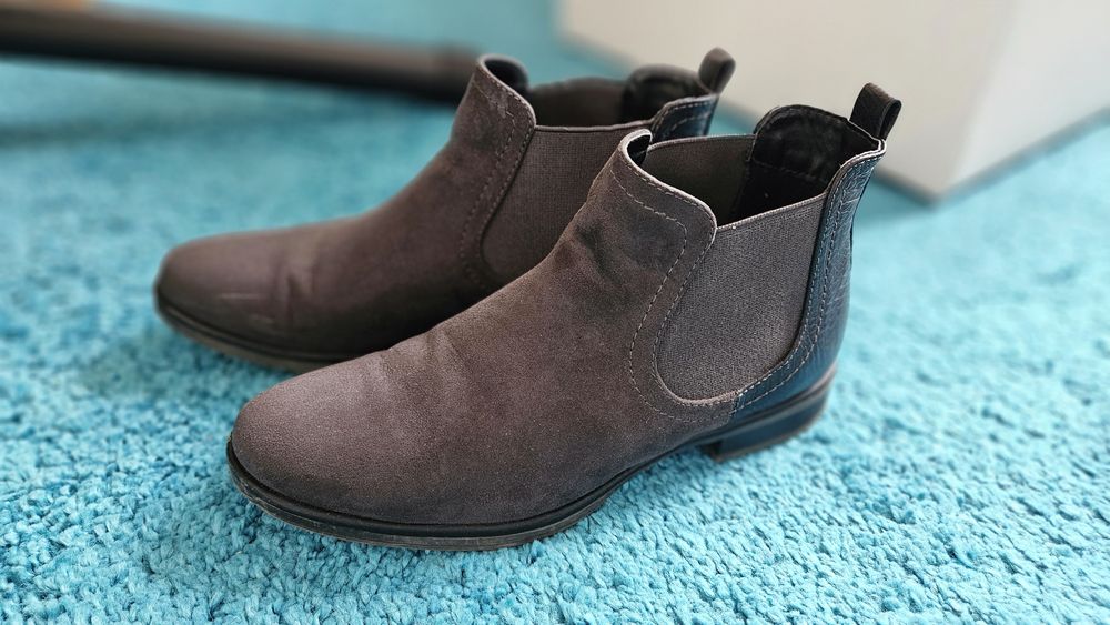 Дамски боти и спортни обувки