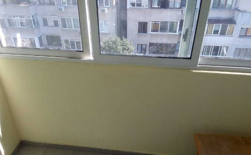 Дава се под наем Едностаен апартамент в Бургас, Славейков - 48 кв.м за 175 € - Снимка #1