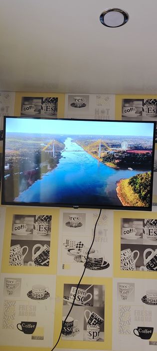 Продам телевизор смарт xiaomi 82 см