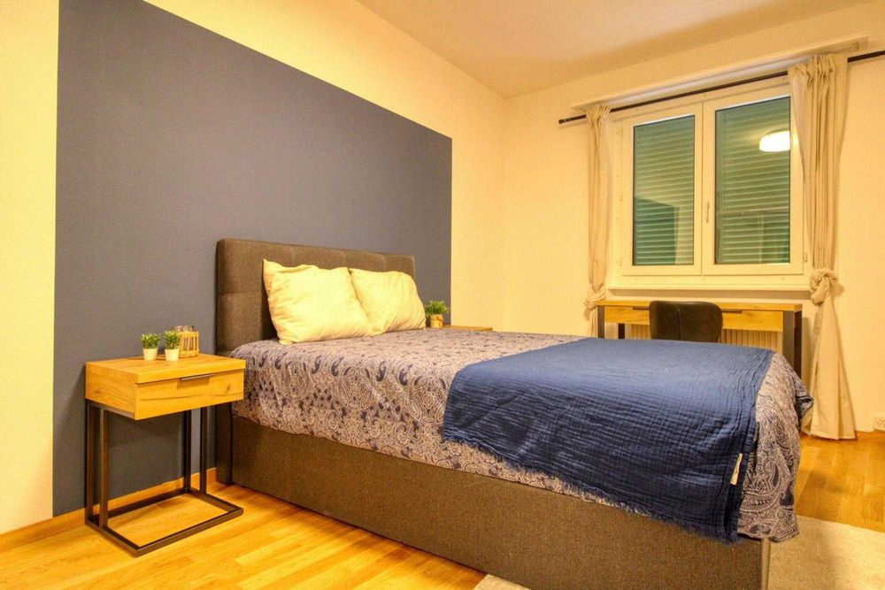 Дава се под наем Двустаен апартамент в София, Център - 60 кв.м за 357 € - Снимка #1