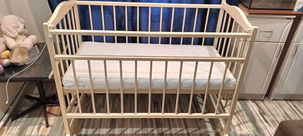 Продам детскую кроватку