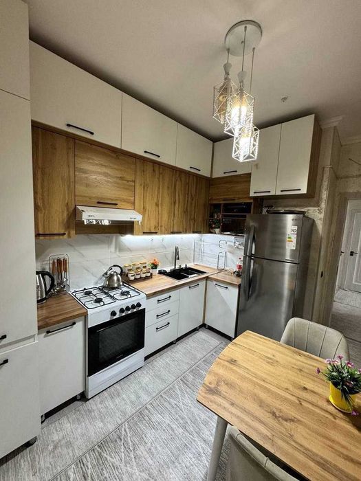 Сдается квартира на Мирзо Улугбеке 2/2/5  ор-р метро БИЙ