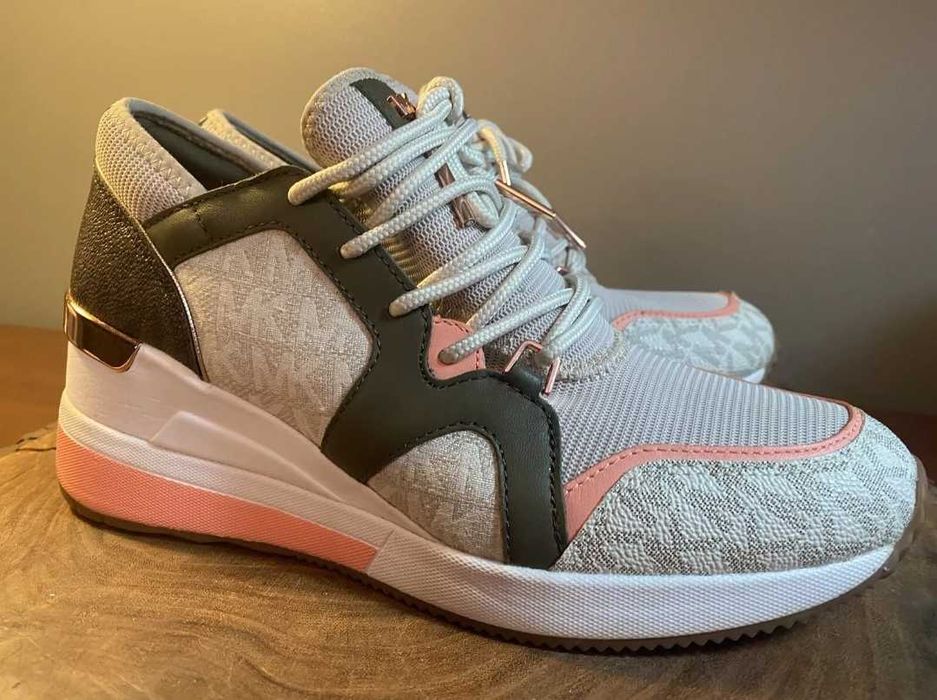 Michael kors кецове