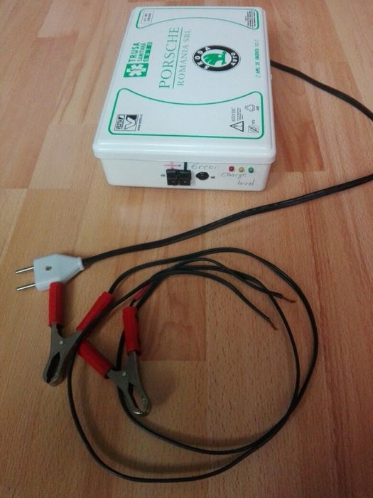 Încărcător acumulatori