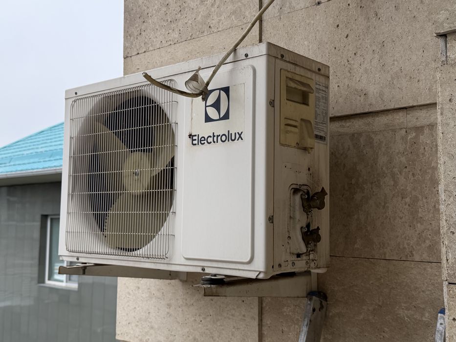 Кондиционер ElectroLux EACS 12