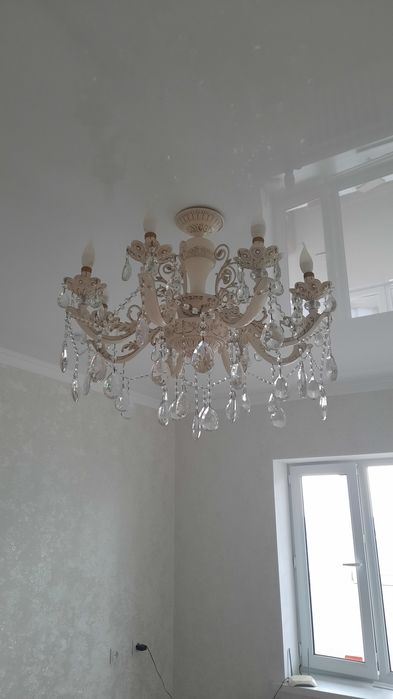 Люстра сатылады. Өте әдемі.