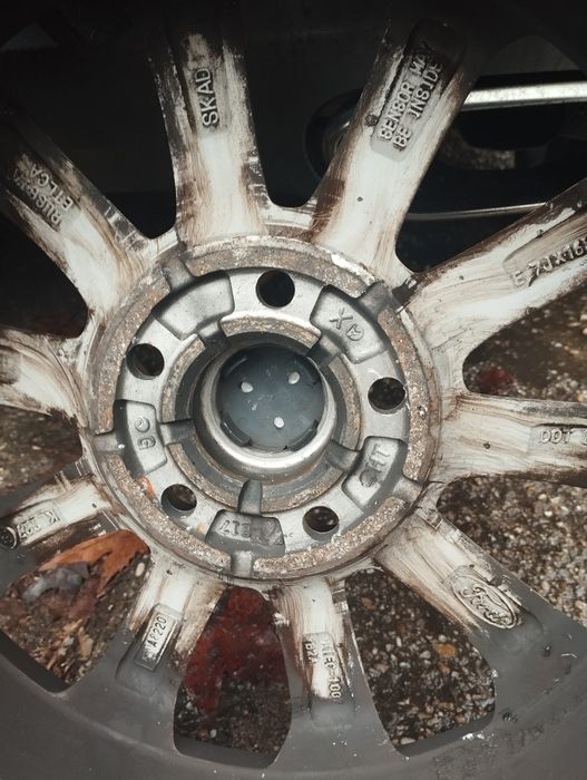 Vând 4 roți Ford Focus