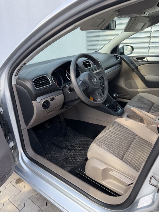 VW Golf VI , 1.6 TDI, 105 CP – an 2011