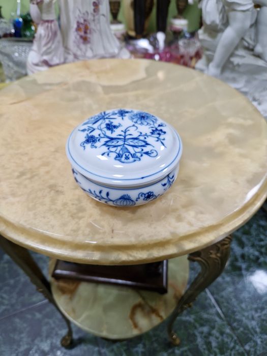 Прекрасна антикварна колекционерска порцеланова бижутерка Meissen