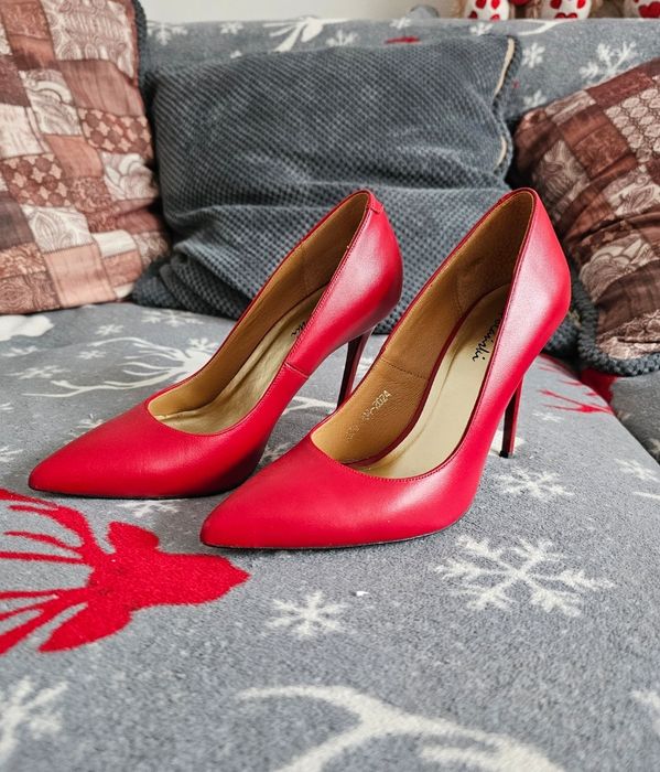 Pantofi de dama eleganți din piele marime 38 toc 10 cm