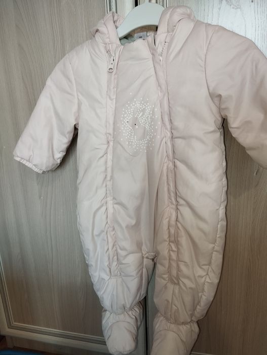 Продам комбинезон на девочку