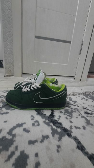 Найк кроссовкйи .