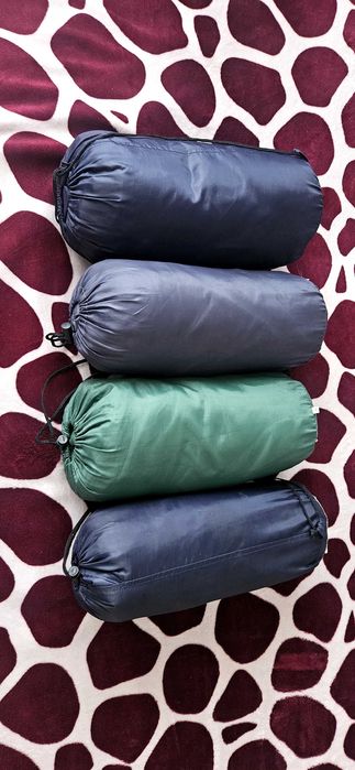 4 Saci de dormit camping