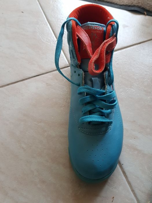 Продавам маратонки Reebok