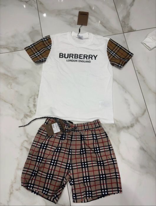 Compleu Burberry
