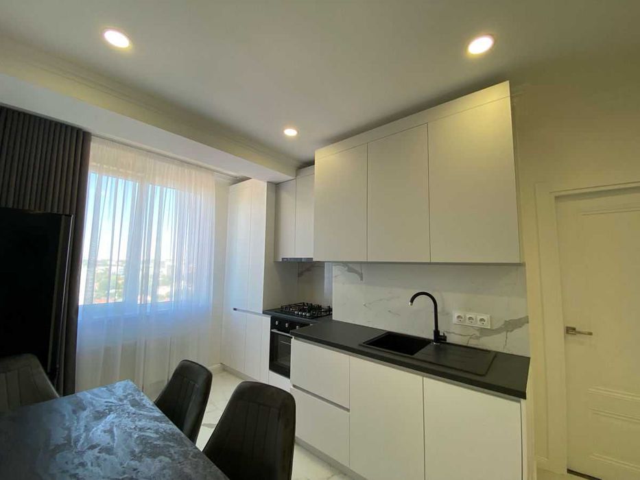 Дава се под наем Двустаен апартамент в София, Център - 57 кв.м за 495 € - Снимка #2